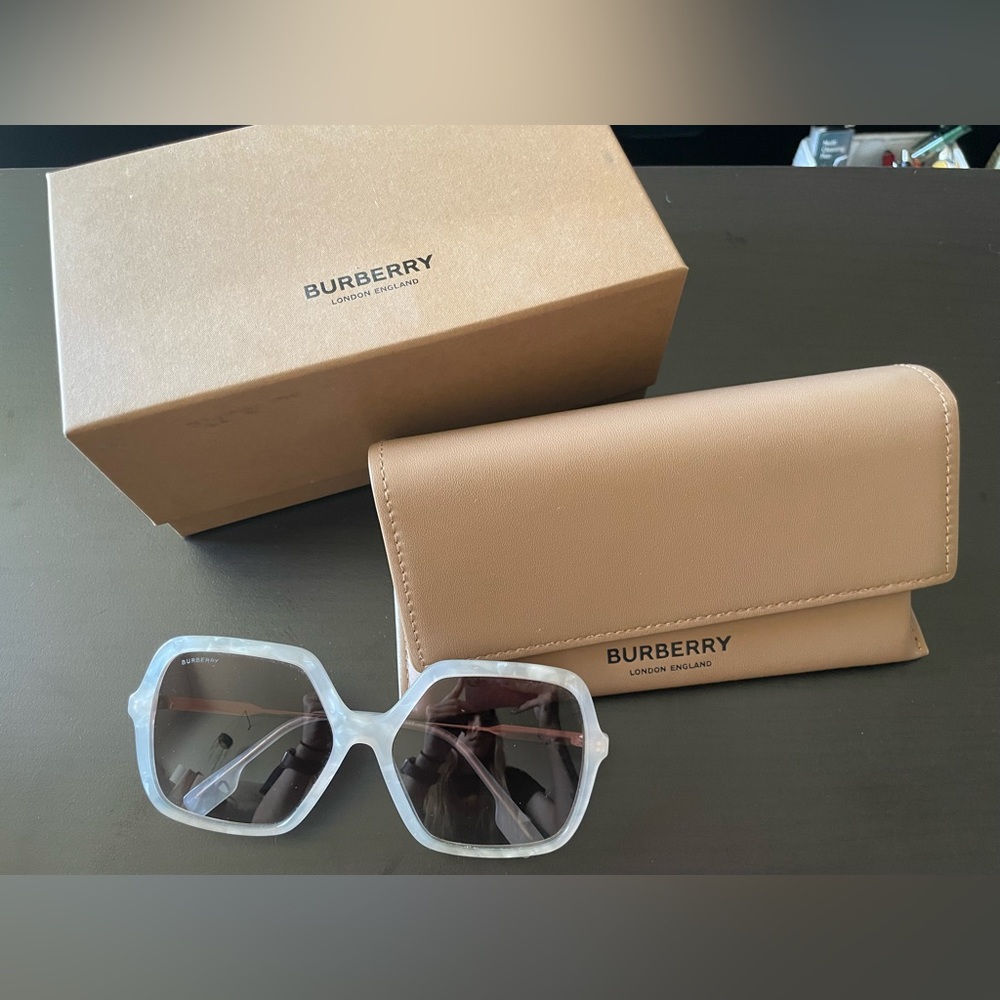 Women’s Burberry Sunglasses